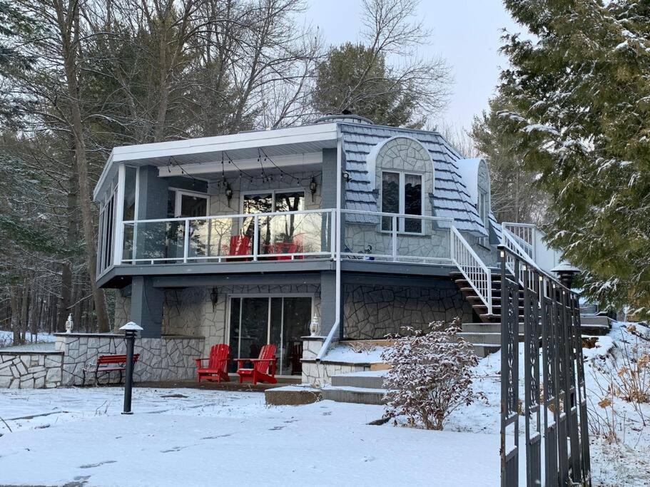 Waterfront In Muskoka *