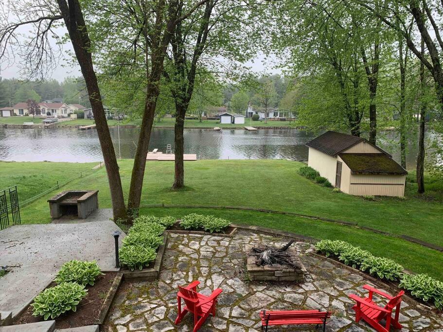 Waterfront In Muskoka Severn