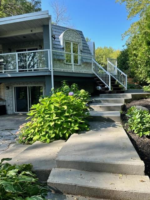 Waterfront In Muskoka *